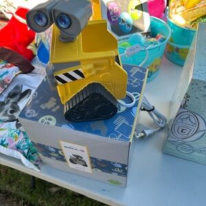 Wall e scentsy warmer